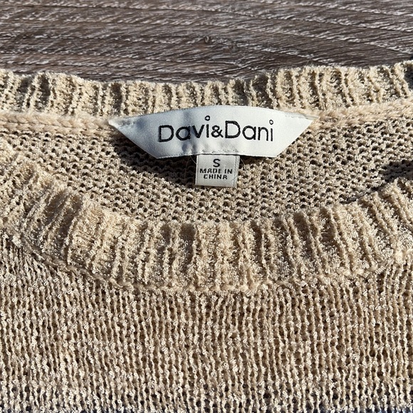 Davi and Dani emmy lightweight knit sweater - Picture 6 of 6